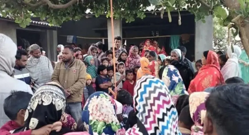 Dumka Mystery : मौलाना के बेटे का पीछे हाथ बांधकर पेड़ से लटका मिला शव, हत्या या आत्महत्या?