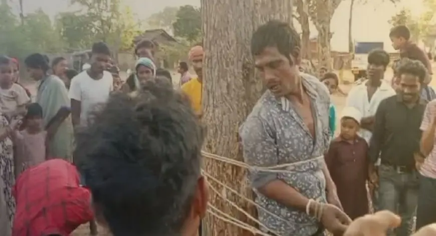 Khunti Mob :  खूंटी में बच्चा चोरी के शक में युवक को पेड़ से बांधकर पीटा, मौत के मुंह से पुलिस ने निकाला, अफवाह ने बना दिया 'हैवान'