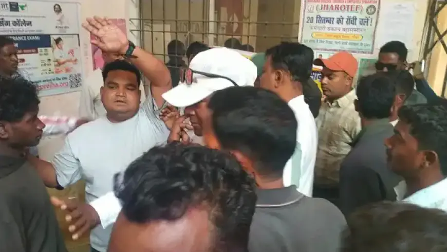 West Singhbhum Extortion:  सोनुआ अंचल के कर्मचारी ने नशे में चालकों को पीटा, यूपीआई से वसूले हजारों, टायर की हवा निकाली और बैटरी लूटी