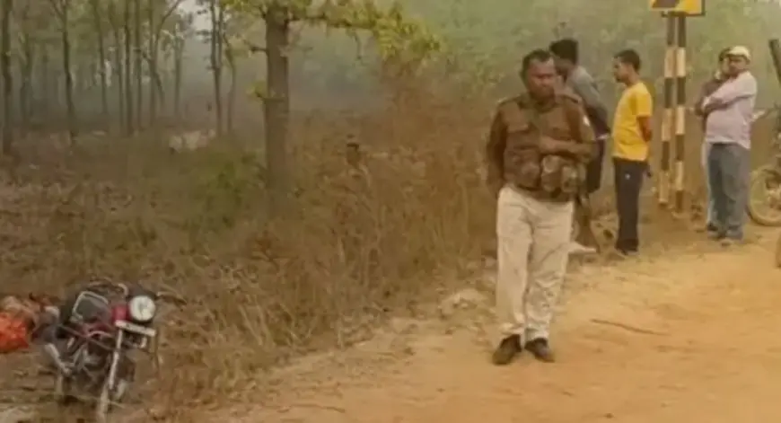 Dhalbhumgarh Death :  धालभूमगढ़ में बाइक के नीचे दबा मिला मछली विक्रेता का शव, शुडगि हाट से लौटते वक्त हुआ हादसा या साजिश?