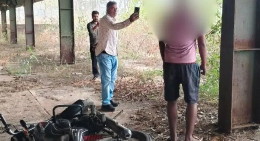 Ranchi Suicide :  रांची स्मार्ट सिटी में फंदे से लटकती मिली लाश, बगल में गिरी मिली बाइक