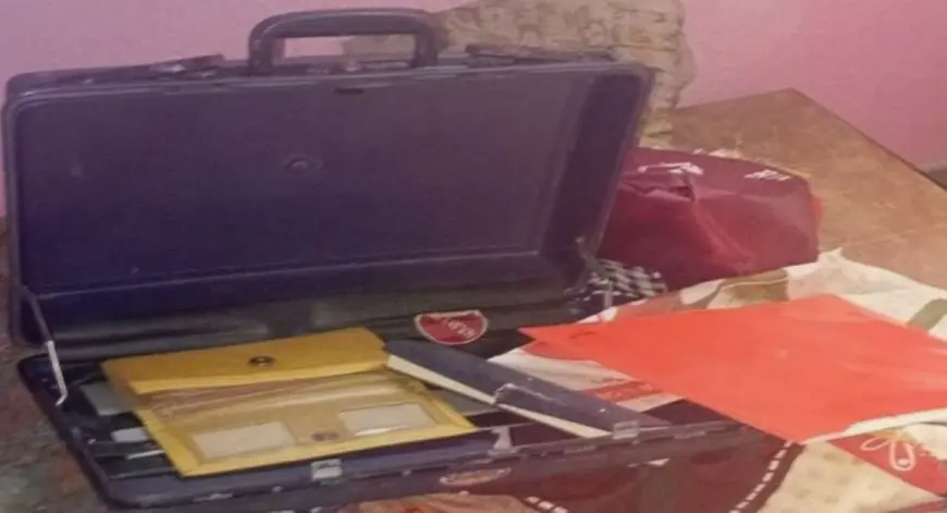 Gamharia Theft : गम्हरिया में सूने घर से लाखों के गहने और नकदी पार, मदद करने के बजाय पीड़ित को ही डांटने लगी पुलिस