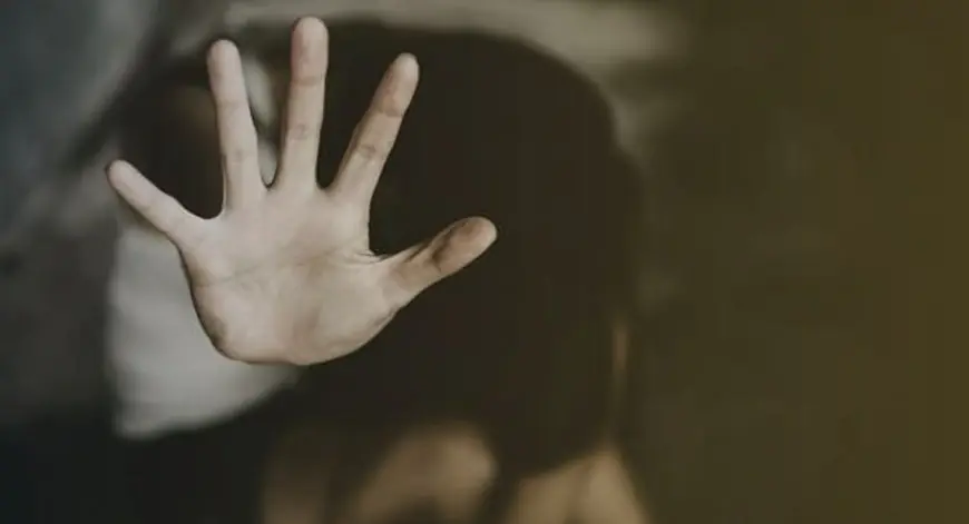 Chaibasa Rape :  हाटगम्हरिया में चचेरे चाचा ने भतीजी की अस्मत लूटी, मोबाइल पर फिल्म दिखाने के बहाने खलिहान में की दरिंदगी