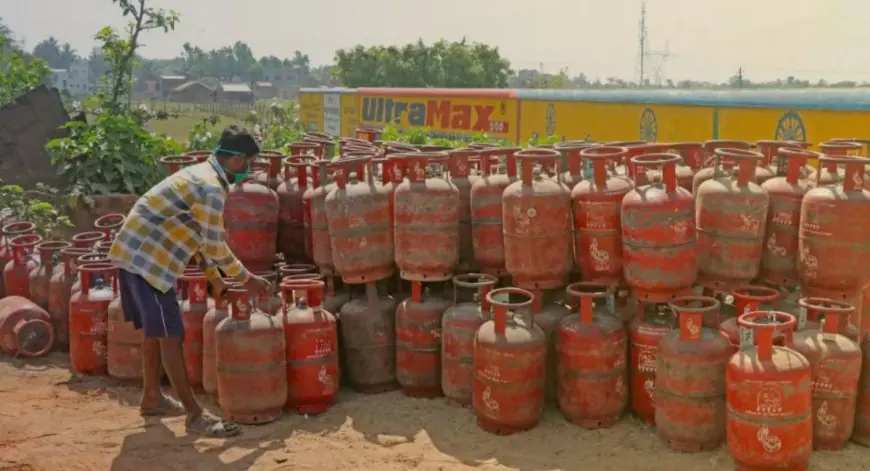 Gas Crisis : ईरान युद्ध से भारत में गैस हाहाकार, सात राज्यों में कॉमर्शियल सप्लाई बंद, जमाखोरी रोकने को सख्त कानून लागू