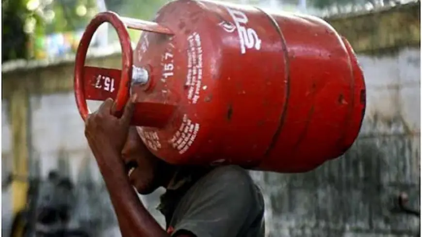 Gas Supply: किल्लत अफवाह, जमशेदपुर में रसोई गैस की भारी कमी का सच आया सामने, पैनिक बुकिंग से बिगड़ी व्यवस्था