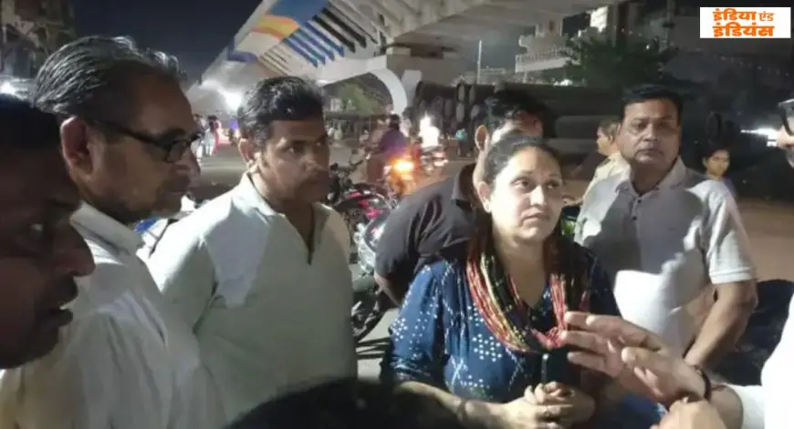 Mango Clash:  मानगो में दुकान कब्जे को लेकर चले लात-घूंसे, 20 लाख की चोरी और दीवार तोड़ने का संगीन आरोप