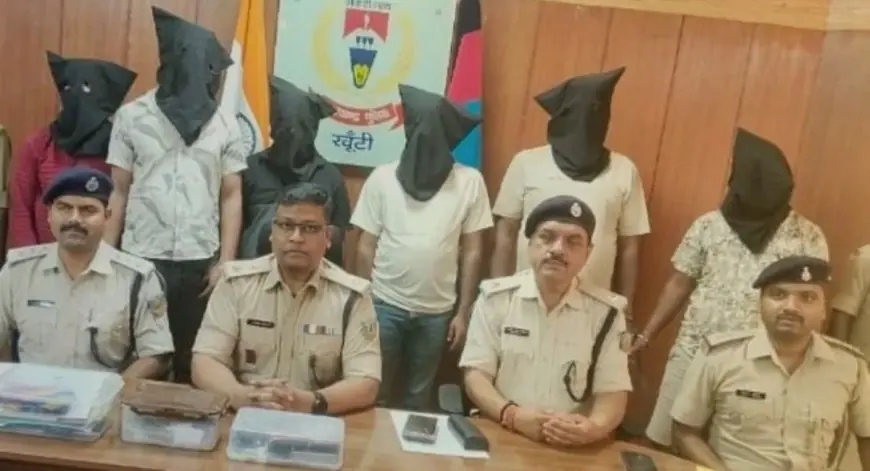 Khunti Arrest: खूंटी में PLFI के नाम पर लेवी वसूलने वाले 6 गुर्गे गिरफ्तार, XUV कार और पिस्टल के साथ रंगे हाथों दबोचे