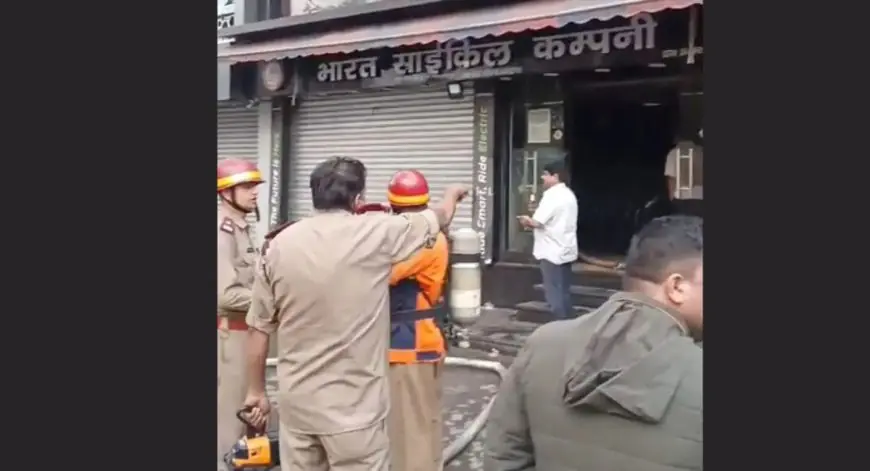 Bistupur Blaze :  बिस्टुपुर मार्केट की 'भारत साइकिल' में लगी भीषण आग, धू-धू कर जल उठा कीमती सामान