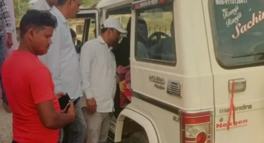 Giridih Elephant:  गिरिडीह में झुंड से भटके गजराज ने बुजुर्ग को पटका, हजारीबाग में इलाज के दौरान मौत, इलाके में भारी दहशत