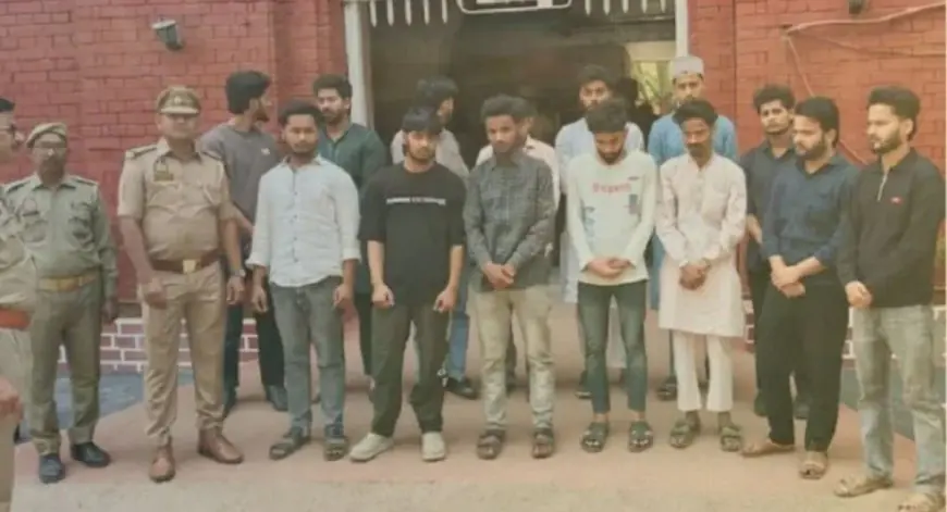 Varanasi Arrest :  वाराणसी में गंगा की बीच लहरों पर इफ्तार पार्टी, चिकन बिरयानी पर मचा बवाल, मदनपुरा के 14 युवक गिरफ्तार