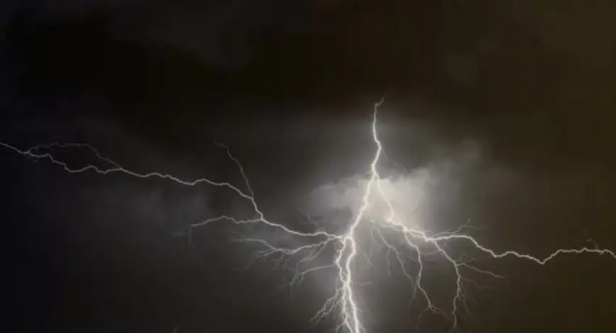 Weather Alert :  झारखंड में कुदरत का कहर, चतरा में बिजली गिरने से 3 महिलाओं की मौत, 20 जिलों में ऑरेंज अलर्ट जारी