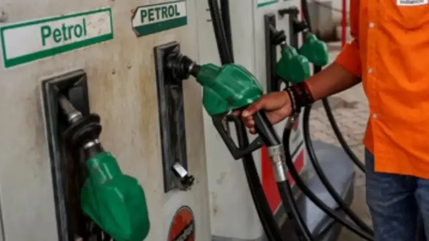 Fuel Tax : पेट्रोल-डीजल की कीमतों पर सरकार का बड़ा प्रहार, एक्साइज ड्यूटी घटाकर जनता को दी बड़ी राहत, जानें क्या है इसका पूरा गणित