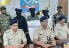 Chaibasa Raid: बुलेट सवार मोबाइल चोर गिरोह का भंडाफोड़, जेल से छूटते ही फिर शुरू कर दी थी वारदात