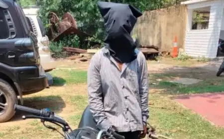 Golmuri Arrest: गोलमुरी में चोरी की बाइक के साथ धरा गया शातिर सोनू, चेकिंग देख भागने की कोशिश पड़ी भारी, साकची से उड़ाई थी गाड़ी