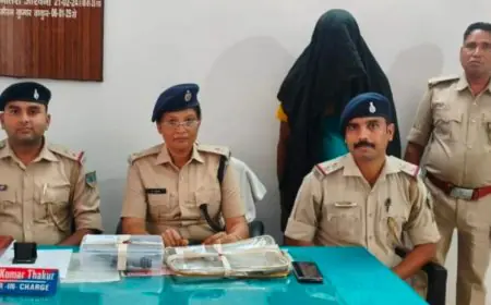 Godda Raid: गोड्डा में ससुर के कमरे से निकले दो देसी कट्टे, बहू फूलन देवी ने थाने जाकर खुलवाई पोल, पुलिस ने ससुर को दबोचा