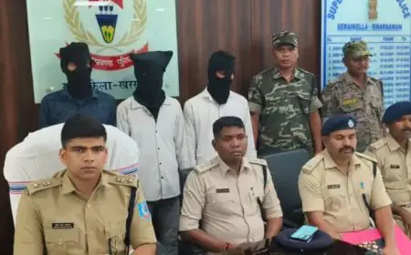 Adityapur Arrest: भाजपा नेता के घर फायरिंग करने वाले 3 शूटर गिरफ्तार, रंगदारी के लिए फैलाई थी दहशत, देसी कट्टा और कारतूस बरामद