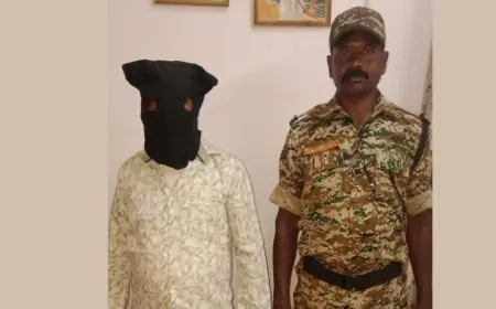 Adityapur Arrest : आदित्यपुर में 15 अगस्त कांड का मुख्य आरोपी सुभाष प्रमाणिक गिरफ्तार, सालडीह बस्ती में छिपा था हथियारबंद अपराधी