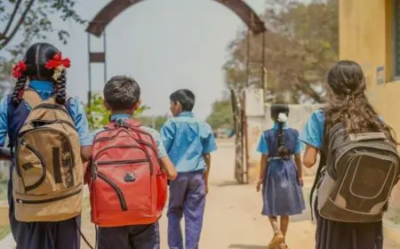 Jamshedpur School Alert: भीषण गर्मी से बचने को बदला स्कूलों का समय, अब सुबह 6:45 बजे से 11:30 बजे तक होंगी कक्षाएं।