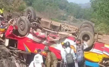 Jammu and Kashmir Accident : 100 फीट गहरी खाई में गिरी बस, 16 यात्रियों की मौत, तेज रफ्तार और ओवरलोडिंग बनी वजह