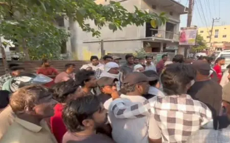 Jamshedpur Road Row: पुलिस और लोगों के बीच ओल्ड पुरुलिया रोड पर भिड़ंत, डीएसपी ने मांगी जांच