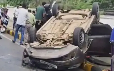 Golmuri Truck Car Crash: सिग्नल के पास ओवरटेक के दौरान ट्रक और कार की भीषण टक्कर, कार पलटी, अफरातफरी