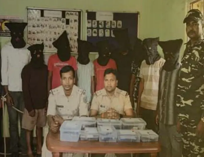 Deoghar Strike: देवघर में 10 हाईटेक साइबर ठग गिरफ्तार, Amazon और Flipkart के नाम पर उड़ाते थे लाखों, पुलिस ने बिछाया जाल