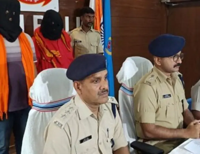 Ranchi Murder: रांची के रातू में पिता-पुत्र ने गोद ली हुई 13 साल की बेटी का घोंटा गला, सबूत मिटाने एम्बुलेंस से पहुंचे बिहार