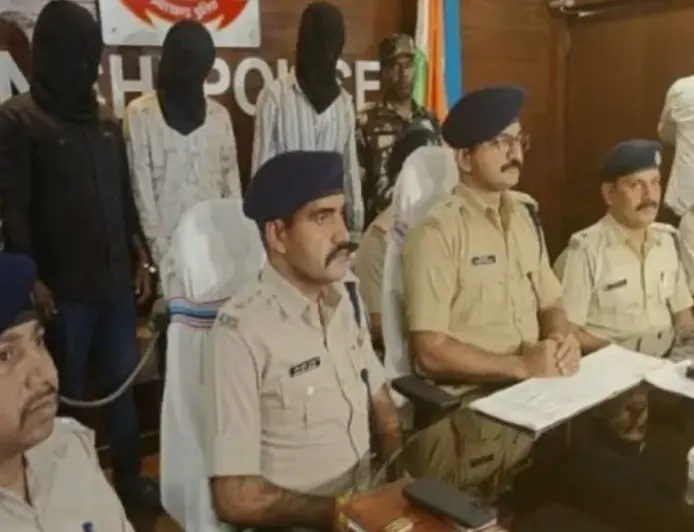 Namkum Raid: नामकुम में ब्राउन शुगर की बड़ी खेप के साथ तीन तस्कर गिरफ्तार, हाईटेंशन मैदान में चल रही थी डील, पुलिस ने घेरा