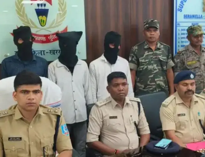 Adityapur Arrest: भाजपा नेता के घर फायरिंग करने वाले 3 शूटर गिरफ्तार, रंगदारी के लिए फैलाई थी दहशत, देसी कट्टा और कारतूस बरामद