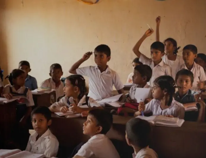 Jharkhand School Timing Changed : भीषण गर्मी के चलते सरकार ने बदला स्कूलों का समय, केजी से 8वीं तक 11:30 बजे और 9वीं से 12वीं तक 12:00 बजे होगी छुट्टी।