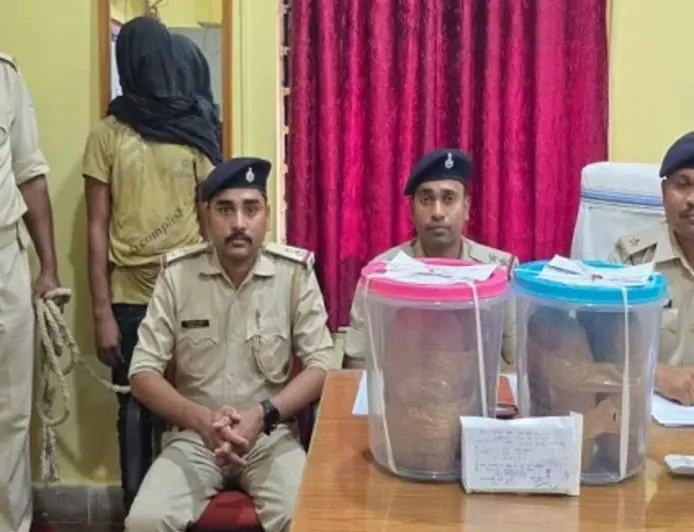 Ranchi Ganja Haul: 19 साल का युवक संबलपुर से 4 किलो गांजा लाया, बस स्टैंड पर दबोचा