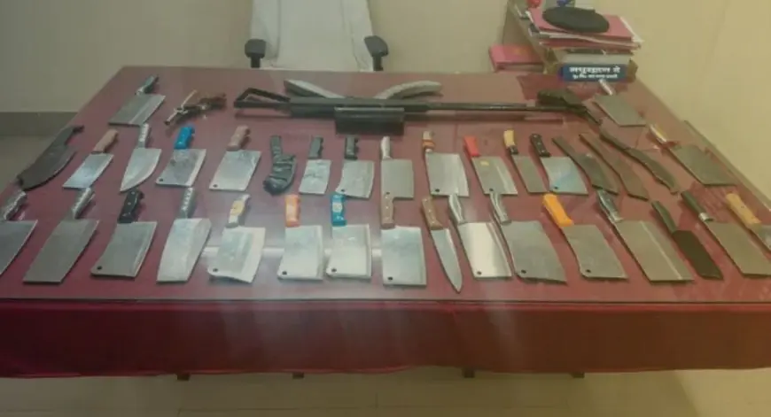 Sonari Strike: सोनारी में रामनवमी जुलूस के बीच चापड़ चमकाने वाले धरे गए, 37 घातक हथियार और गन जब्त