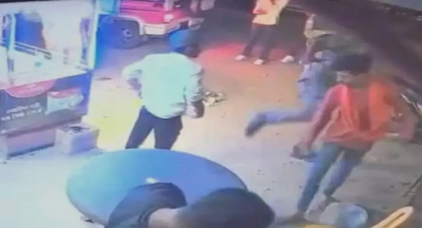 Palamu Suspension : पलामू में चाय दुकानदार से रंगदारी मांगने वाले दरोगा नपे, एसपी ने एसआई नर्मदेश्वर सिंह को किया सस्पेंड