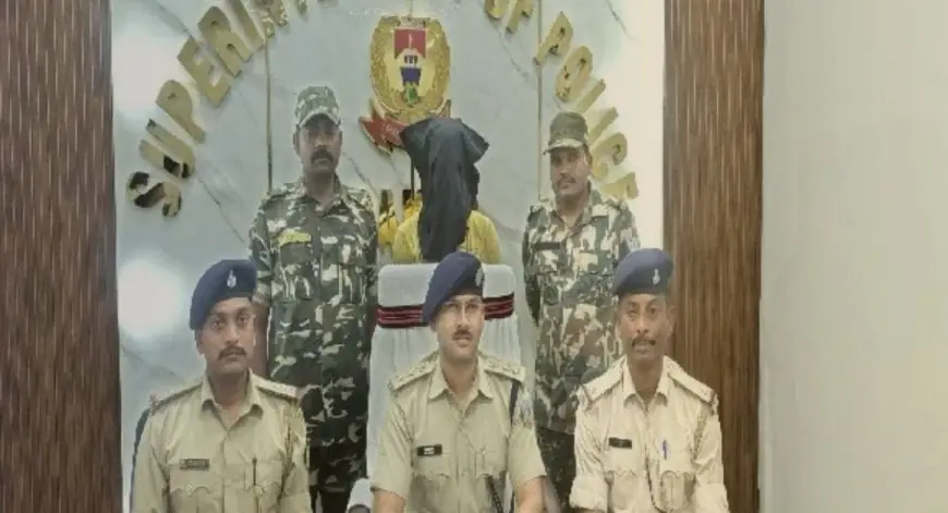 Pakur Strike : पाकुड़ में ब्राउन शुगर की खेप के साथ तस्कर गिरफ्तार, होंडा बाइक और स्मार्टफोन जब्त, मालपहाड़ी पुलिस की स्ट्राइक