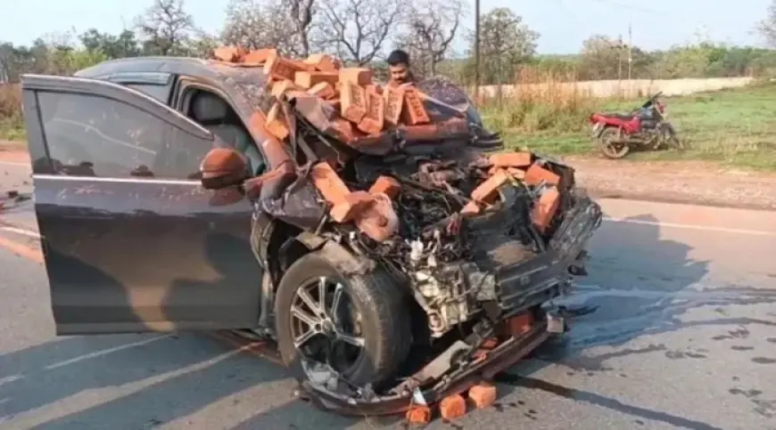 MGM Accident: एनएच-33 पर एक्सयूवी ने ईंट लदे वाहन को मारी जोरदार टक्कर, रिलायंस पेट्रोल पंप के पास भीषण सड़क हादसा