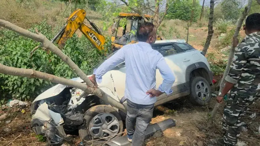Chakradharpur Accident: चक्रधरपुर लौट रहे फादर की कार पुलिया के नीचे गिरी, मलबे में दबे रहे कुंदन मालूवा, पत्नी की बची जान और अब जमशेदपुर रेफर