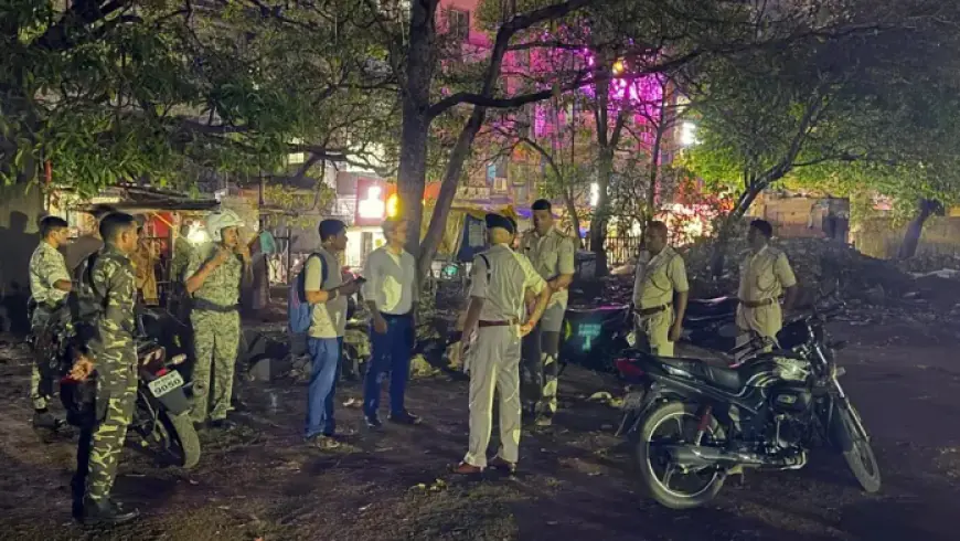 Jamshedpur Raid: जमशेदपुर की सड़कों पर एसएसपी का मेगा ऑपरेशन, 82 ठिकानों पर एक साथ छापा, 44 गाड़ियाँ जब्त और 88 हिरासत में