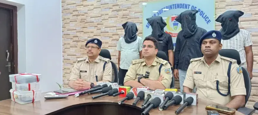 Jugsalai Raid: जुगसलाई के ट्रांसपोर्ट एजेंसी में पुलिस का छापा, 20 पेटी प्रतिबंधित कफ सिरप बरामद