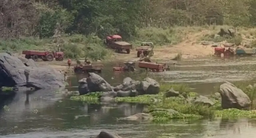 Jamshedpur Sand Mining: जमशेदपुर की नदियों का सीना चीर रहे तस्कर, एमजीएम के कुसतुलिया में दिन-रात अवैध खनन