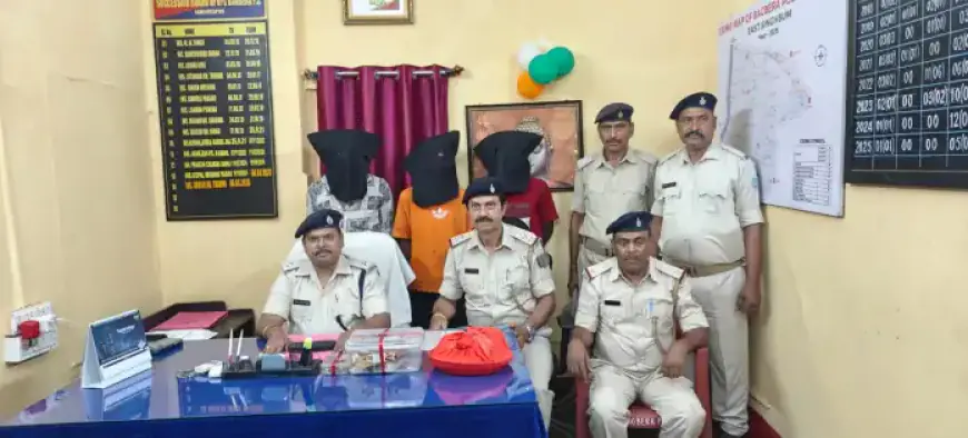 Bagbera Theft : बागबेड़ा में 'एस्बेस्टस गैंग' का भंडाफोड़, यश सरदार समेत 3 शातिर गिरफ्तार, गहने और बर्तन बरामद