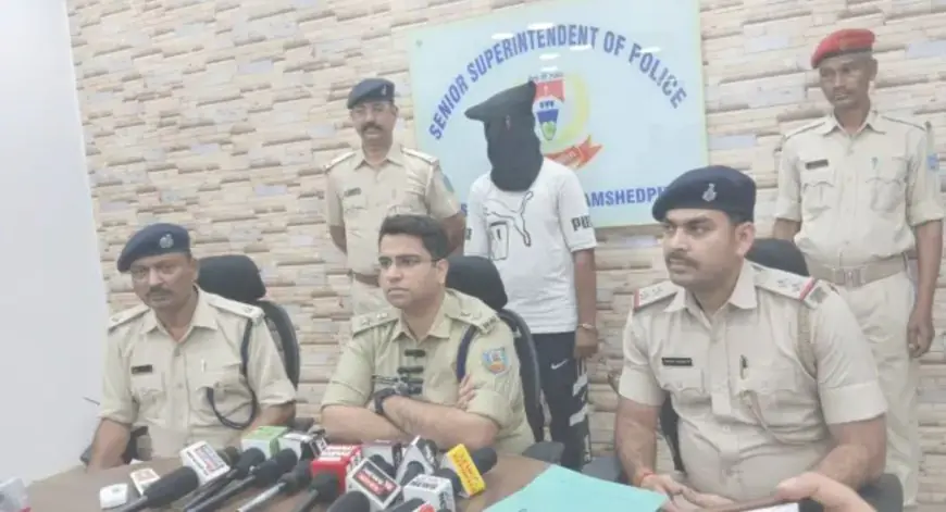 Jugsalai Action: जुगसलाई में हुंडई वरना से अवैध पिस्टल और जिंदा कारतूस बरामद, गरीब नवाज कॉलोनी का शहजादा गिरफ्तार