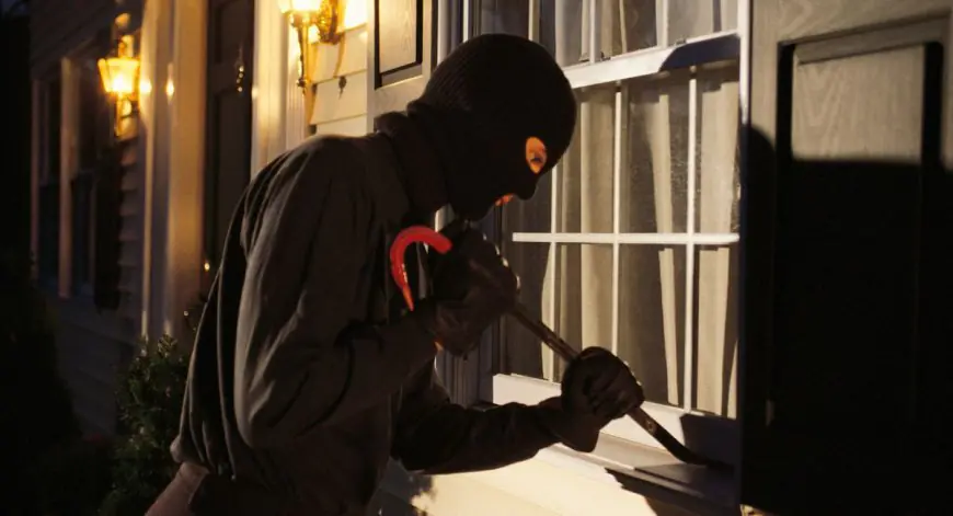 TMH Hostel Theft: महिला डॉक्टर के घर से सोने के जेवरात चोरी, सुरक्षाकर्मी, मेड और कुक पर शक, FIR दर्ज