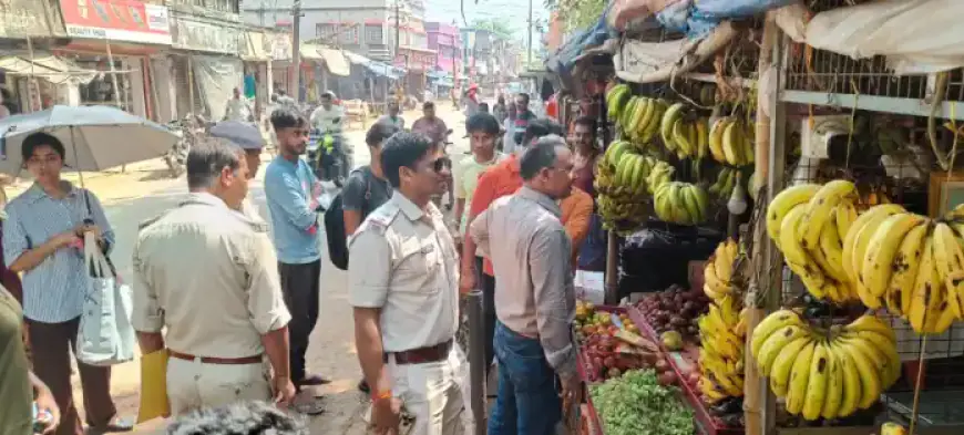 Baharagora Big Move: बाजार से हटाया अवैध कब्जा, अब 8 से 8 बजे तक भारी वाहनों पर पूर्ण प्रतिबंध