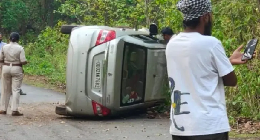 Chaibasa Narrow Escape: तेज रफ्तार कार घाटी में गिरी, थोड़ा और नीचे होता तो बड़ी तबाही