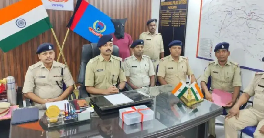 Ramgarh Gang Bust: राहुल दुबे गैंग के शूटर को 9 एमएम पिस्टल के साथ पकड़ा, पहले भी रंगदारी में कर चुका था इस्तेमाल