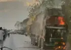 Hazaribagh Truck Fire: NH-19 पर चलती ट्रक में अचानक लगी आग, केबिन पूरी तरह जला, चालक ने कूदकर बचाई जान