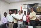 Jamshedpur DC Grievance Day: उपायुक्त राजीव रंजन ने जनसमस्याएं सुनीं, बोले- प्रत्येक आवेदन का होगा समयबद्ध निष्पादन