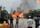 Bokaro Tanker Fire: गवाई पुल पर इथेनॉल टैंकर पलटा, भीषण आग, ब्लास्ट टलने से राहत