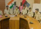 Ramgarh Fake Liquor Factory: बंद घर में चल रहा था नकली शराब का कारखाना, 20 हजार फर्जी लेबल-स्टीकर बरामद