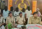 Ranchi Raid: रांची में नशे के बड़े सिंडिकेट का भंडाफोड़, कब्रिस्तान के पास चल रहा था खेल, महिला के घर से मिले लाखों रुपए